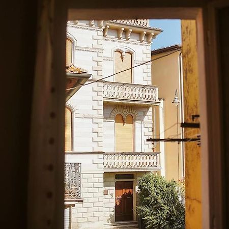 Casa Vacanze L'Angolo Fiorito Bettolle Ngoại thất bức ảnh