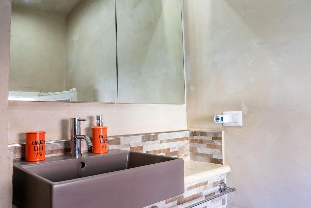 Casa Vacanze L'Angolo Fiorito Bettolle Ngoại thất bức ảnh